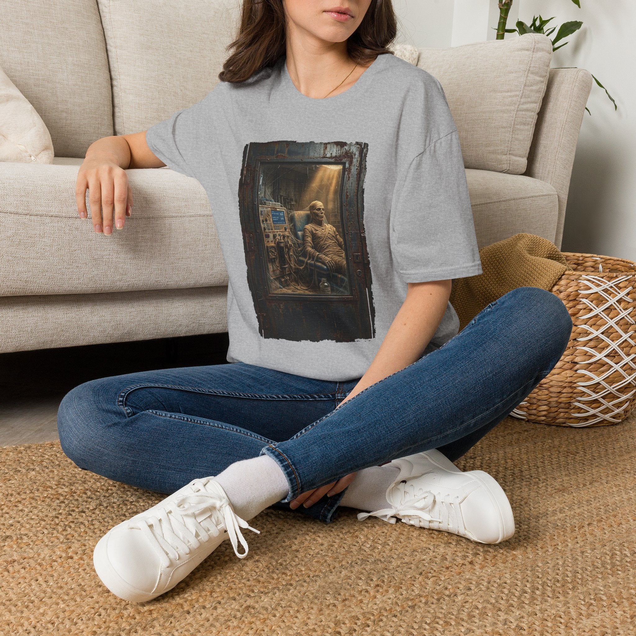 Horror Mummy Room Graphic T‑Shirt — Vintage Creepy Museum Scene Tee